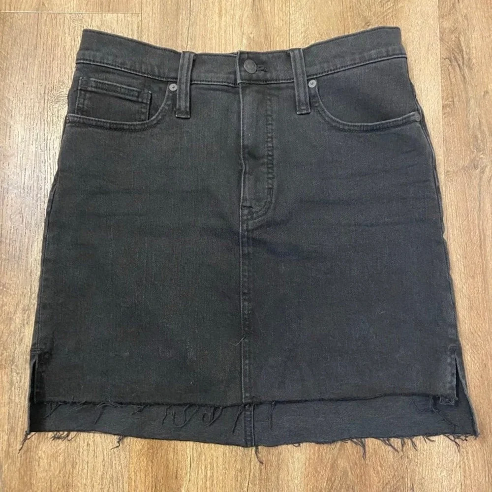 Madewell Stretch Denim Straight Mini‎ Skirt in Lunar Wash: Step-Hem Edition